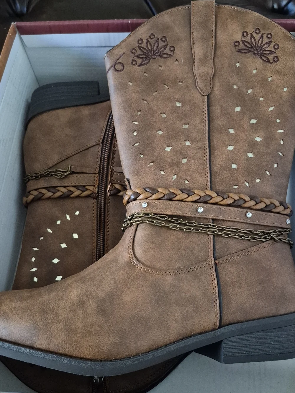 Girls' Brown Braided & Chain Accent Western-Style Boots Sz. 5